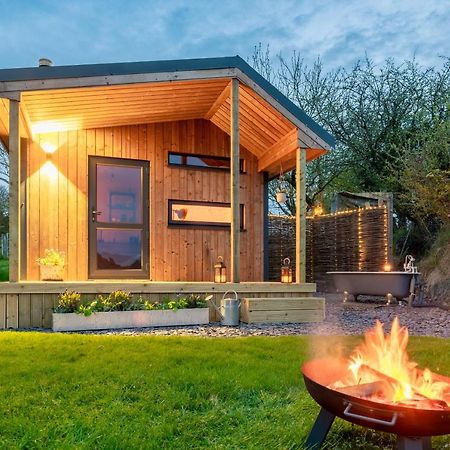 Luxury Glamping Cabin With Outdoor Bath On Cornish Flower Farm Труро Екстериор снимка