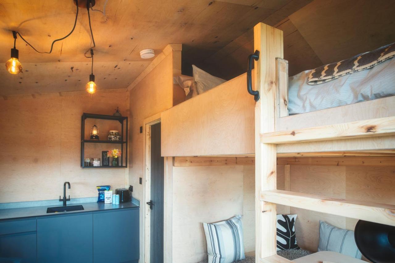 Luxury Glamping Cabin With Outdoor Bath On Cornish Flower Farm Труро Екстериор снимка