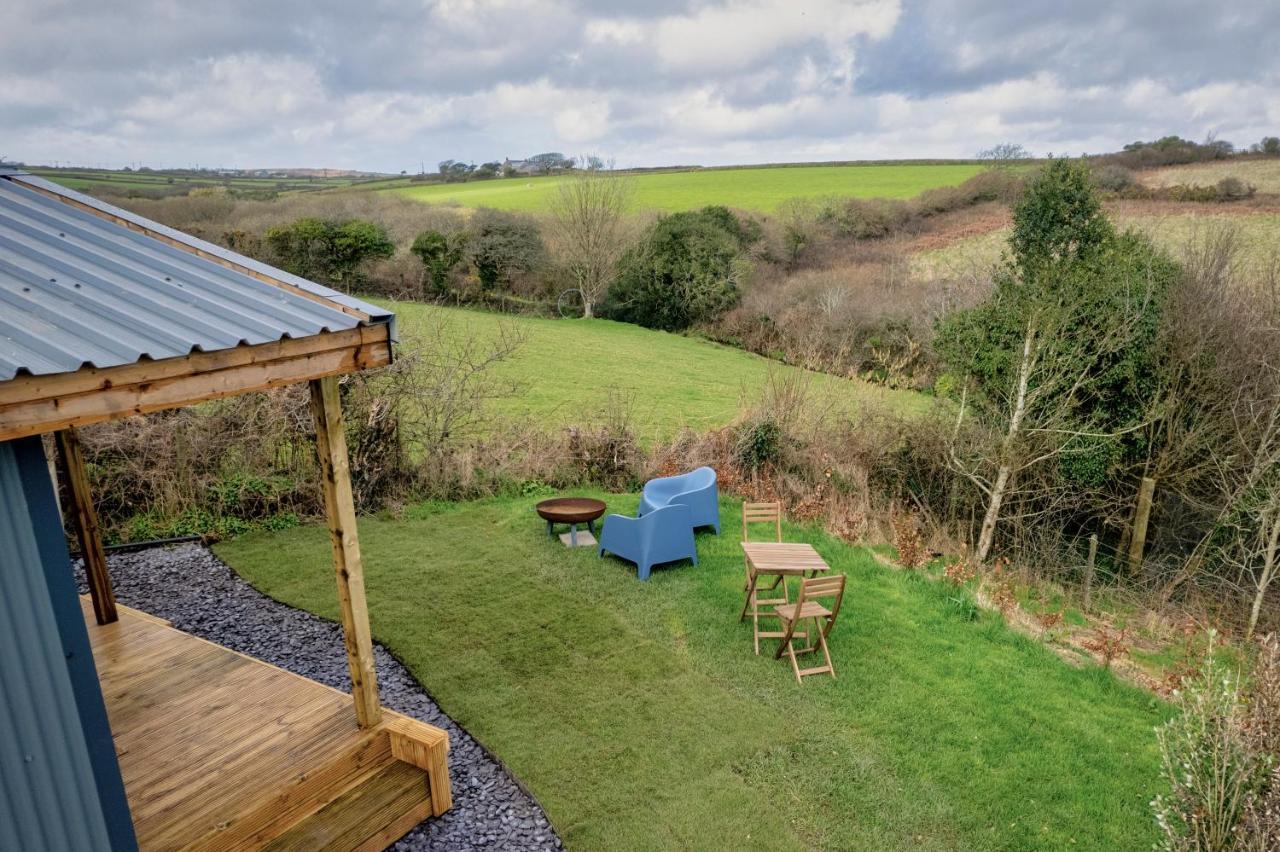 Luxury Glamping Cabin With Outdoor Bath On Cornish Flower Farm Труро Екстериор снимка