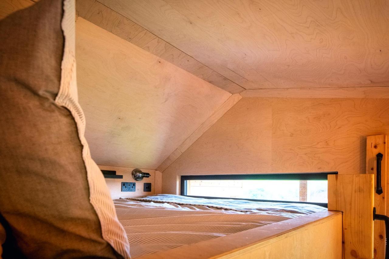 Luxury Glamping Cabin With Outdoor Bath On Cornish Flower Farm Труро Екстериор снимка