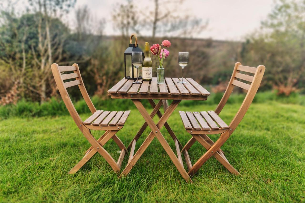 Luxury Glamping Cabin With Outdoor Bath On Cornish Flower Farm Труро Екстериор снимка