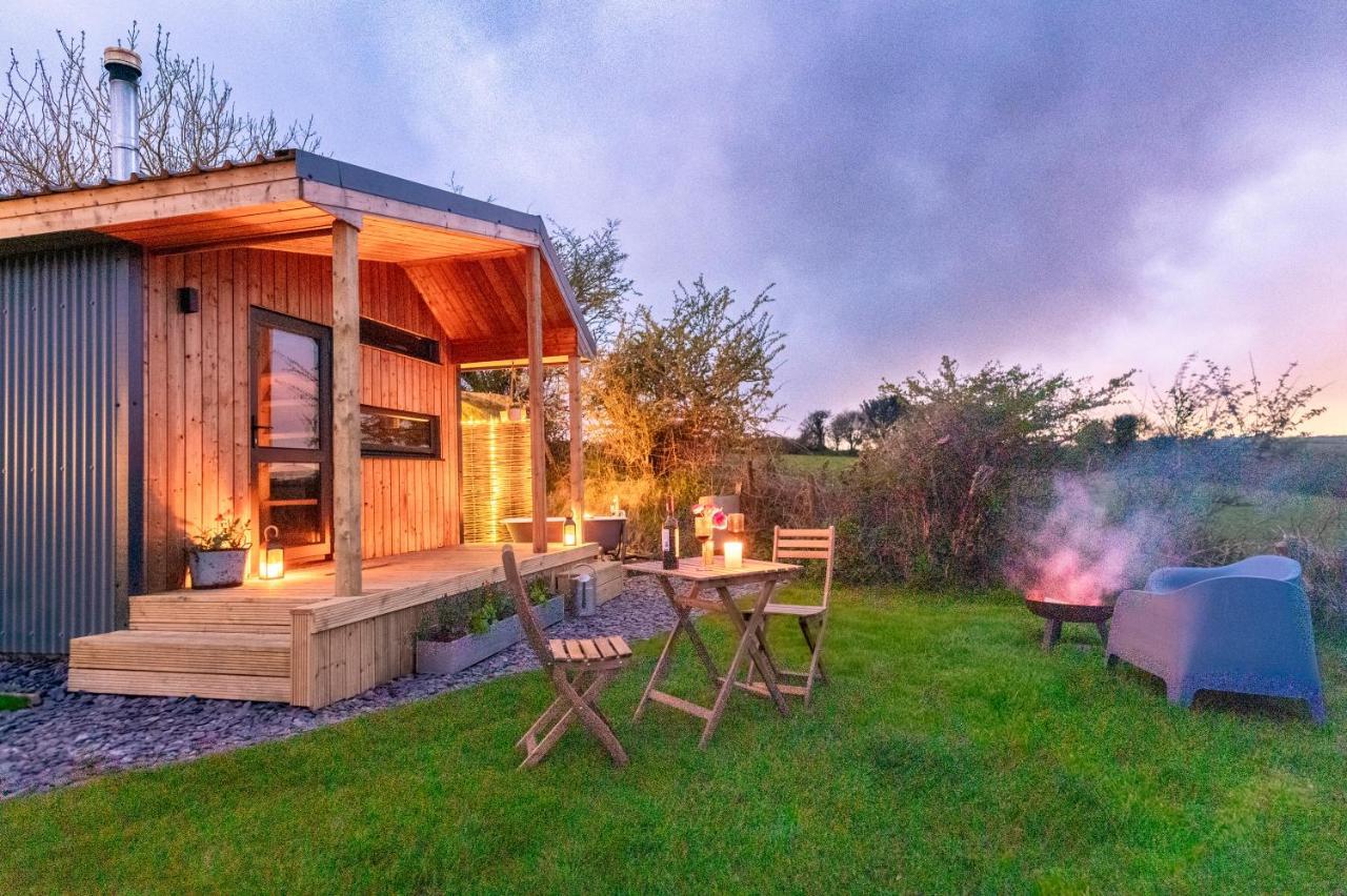 Luxury Glamping Cabin With Outdoor Bath On Cornish Flower Farm Труро Екстериор снимка