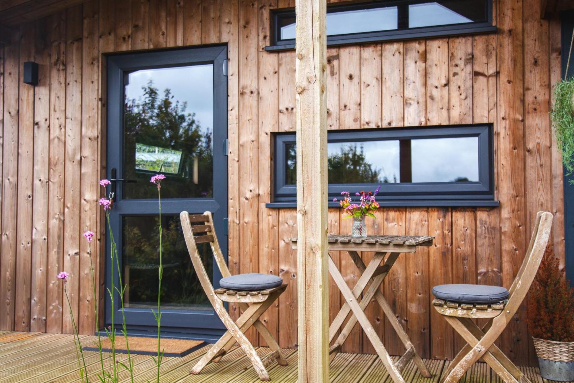 Luxury Glamping Cabin With Outdoor Bath On Cornish Flower Farm Труро Екстериор снимка